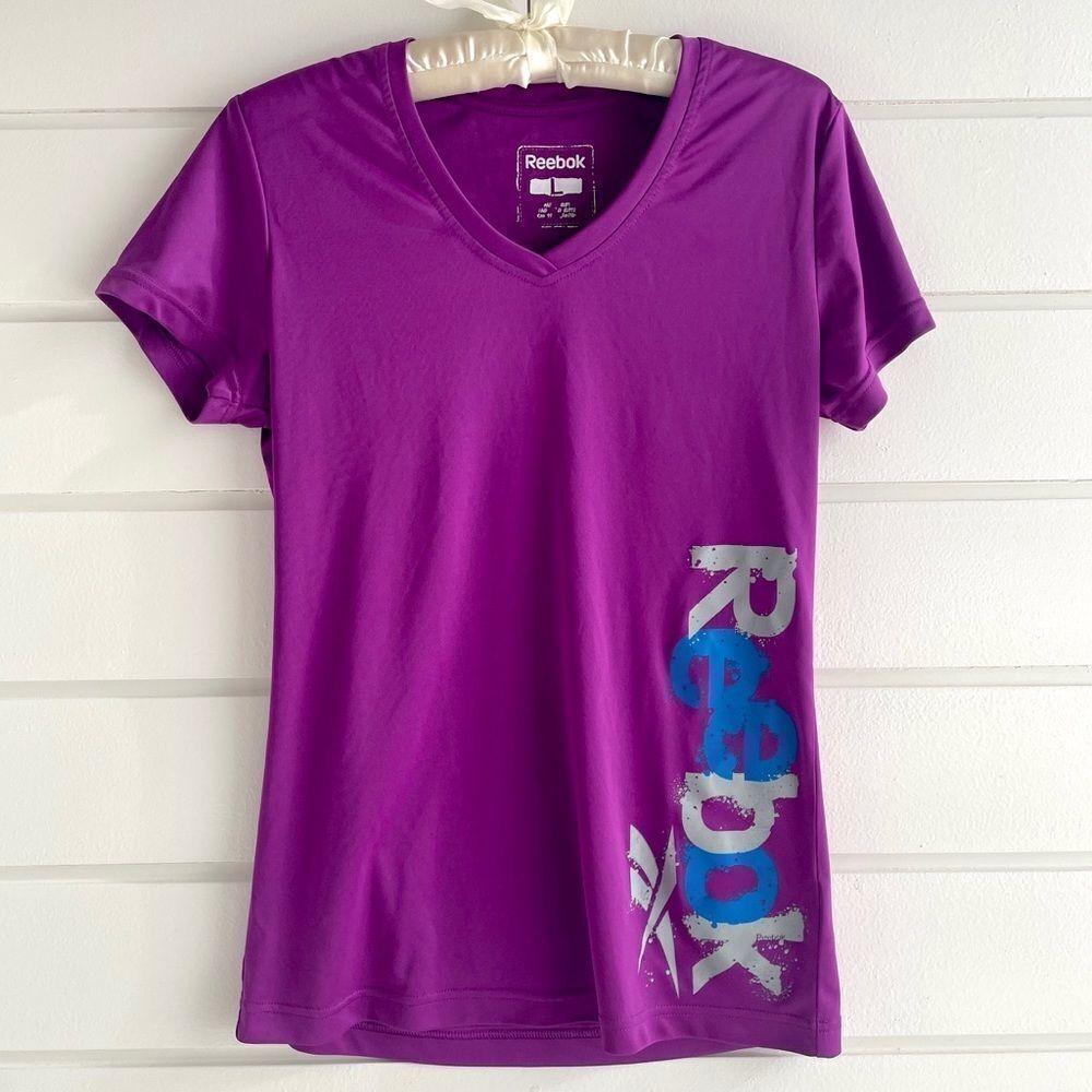 Reebok V-Neck Short Sleeve Tee Shirt L NWOT
